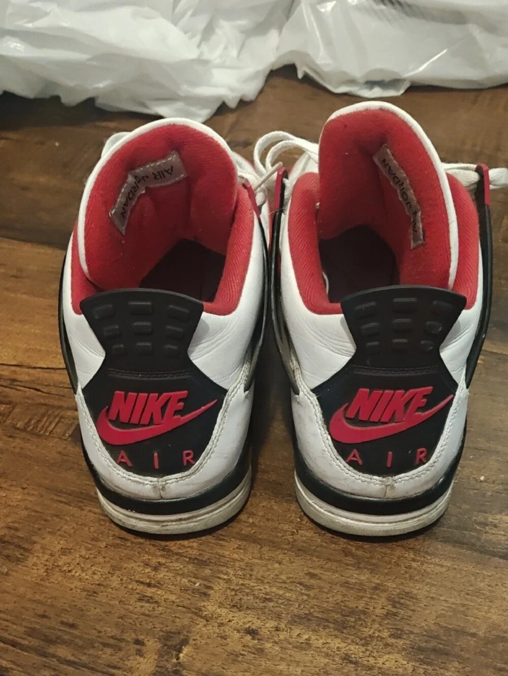 Jordan Men's White and Red Retro Basketball Sneakers
